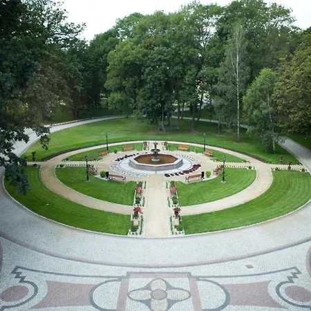 Palac Tlokinia Курортний комплекс Каліш