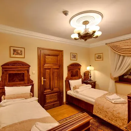 Palac Tlokinia 4* Kaliszki